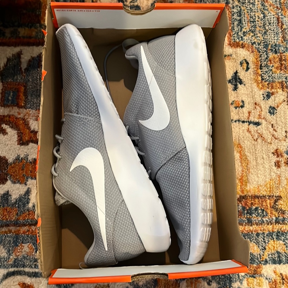 NEW Nike Roshe One Running Shoes Size 13